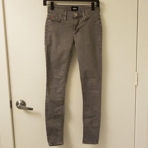 Hudson nico midrise super skinny pants 23